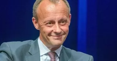 يورونيوز: توتر العلاقات بين برلين ووارسو يثير أسئلة حول قدرة أوروبا على التماسك الأمنى