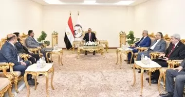 وزير الإنتاج الحربى يواصل استقبال الزوار بمعرض إيديكس