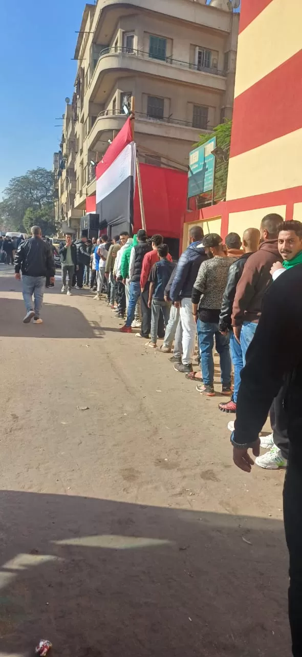 تزايد الإقبال على التصويت فى لجان الانتخاباية فى امبابة (1)