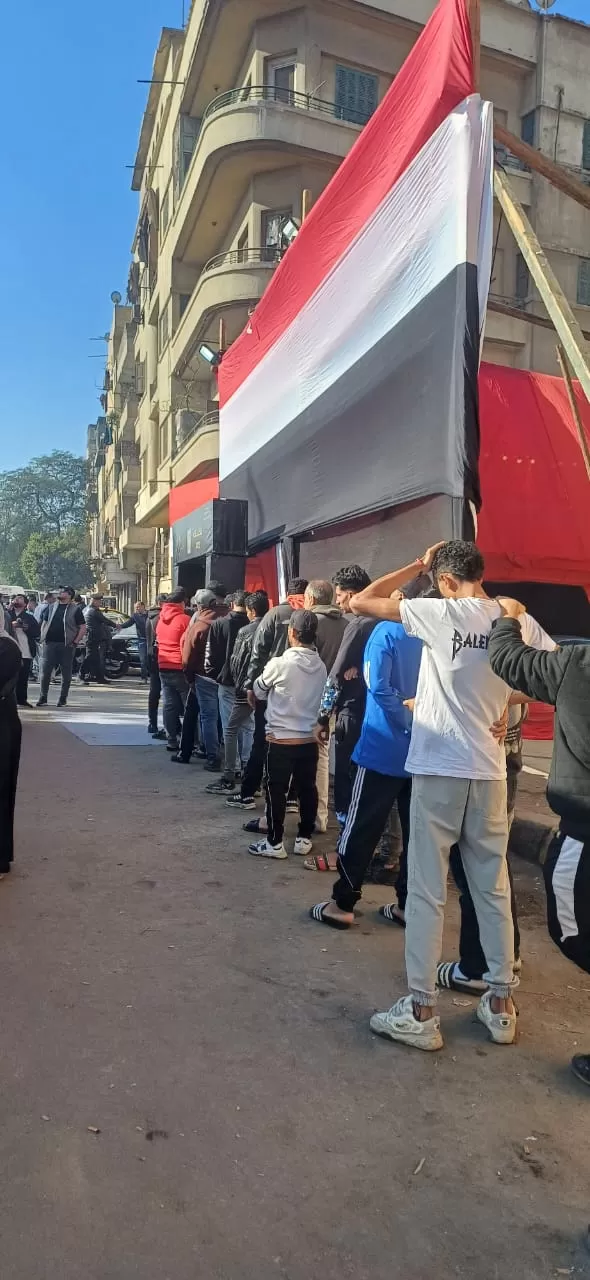 تزايد الإقبال على التصويت فى لجان الانتخاباية فى امبابة (6)