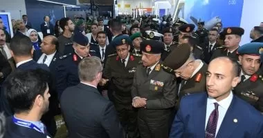 وزير الدفاع ورئيس الأركان يعقدان لقاءات ثنائية مع قادة الوفود العسكرية