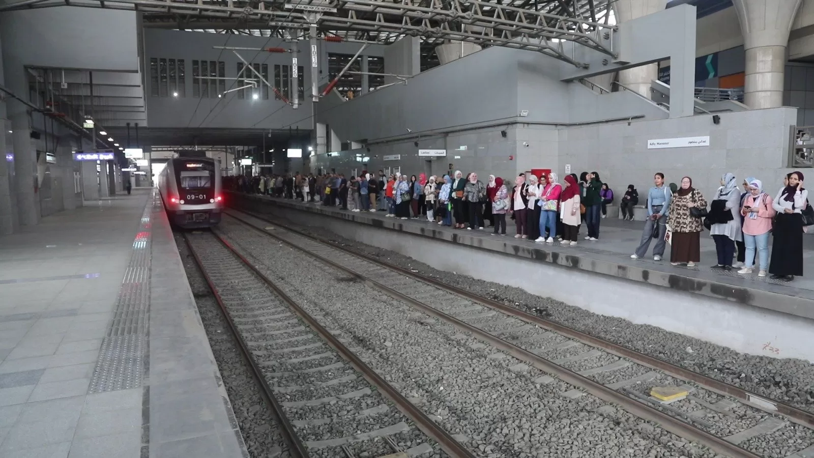 اقبال المواطنين على القطار