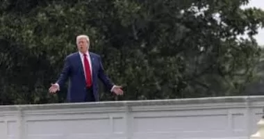 ترامب يهاجم صحيفة نيويورك تايمز مجددا: أغبياء سيفلسون قريبا