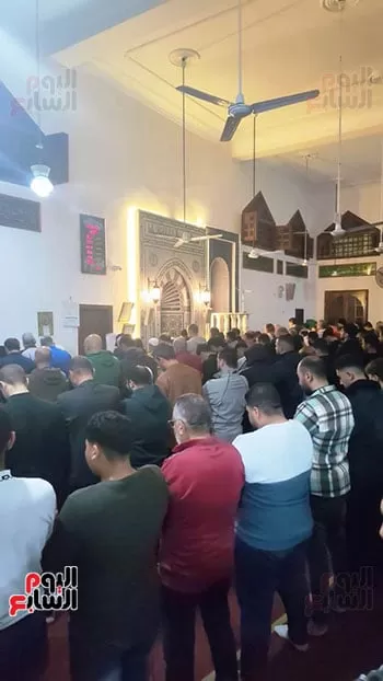 المئات-يؤدون-صلاة-الجنازة-على-السباح-يوسف-محمد-في-بورسعيد-(4)