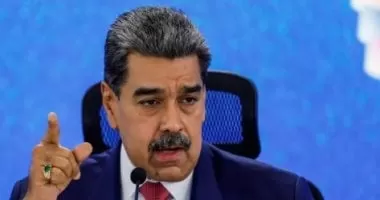 هواتف تُغلق وأبواب تُقفل.. كيف يعيش مادورو وسط مخاوف من تحركات أمريكية