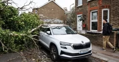 عاصفة بايرون تضرب اليونان والسلطات ترفع مستوى التأهب فى 9 مناطق