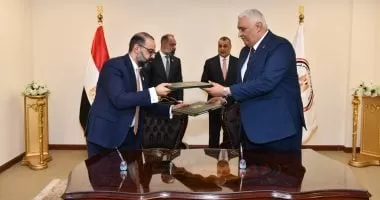 وزير الدولة للإنتاج الحربى يشهد مراسم توقيع عقود تعاون مشترك فى المجال العسكري