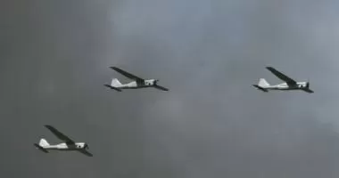 رصد طائرات مسيرة مجهولة قرب قاعدة غواصات نووية فى فرنسا