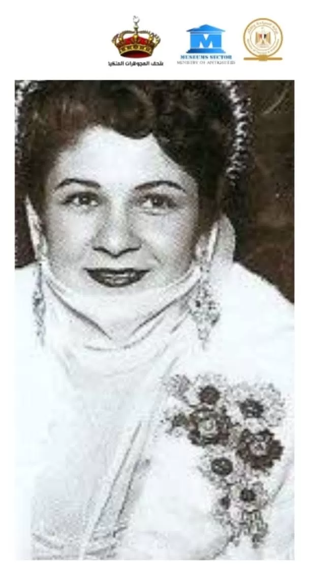 ارتداء التاج كبروش