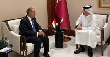 وزير الخارجية يبحث مع نظيره القطري العلاقات الثنائية والأوضاع في غزة