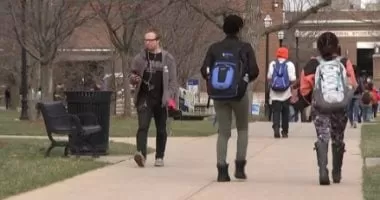 تراجع إنفاق الطلاب الأجانب فى الولايات المتحدة لأدنى مستوى فى التاريخ