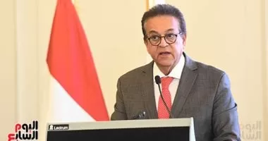 وزير الصحة يعلن اليوم الوضع الوبائى لإصابات الأمراض التنفسية