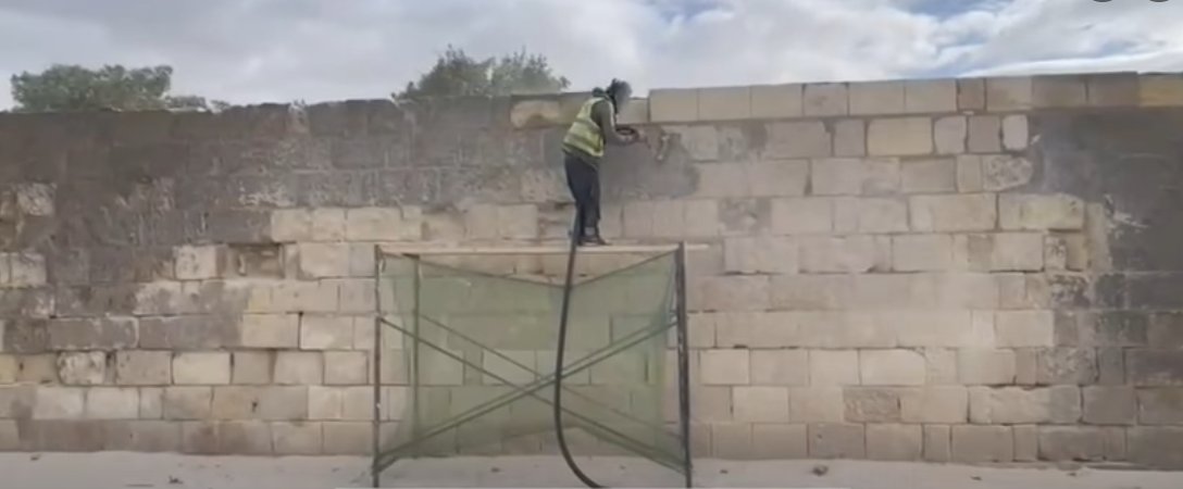 صيانة سور مجرى العيون التاريخى