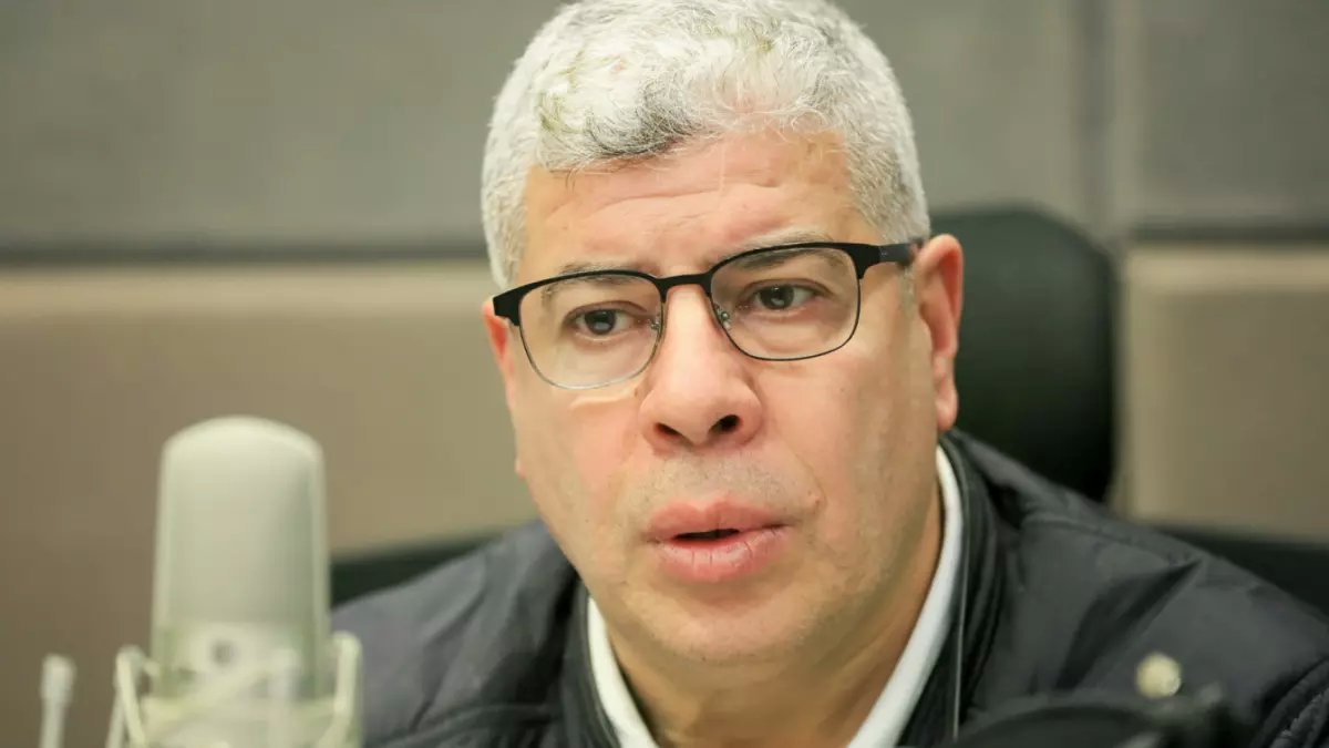 عاجل: شوبير يفجر مفاجأة صادمة... الزمالك يدك الأهلي في إحصائية لم يتوقعها أحد!