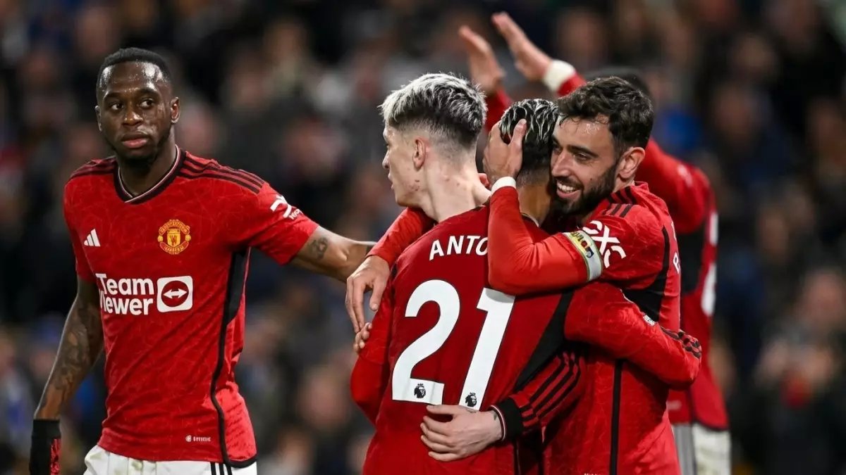 عاجل: سيسكو يقود هجوم الشياطين الحُمر في معركة النقاط الثلاث أمام وولفز - التشكيل يفاجئ الجماهير!