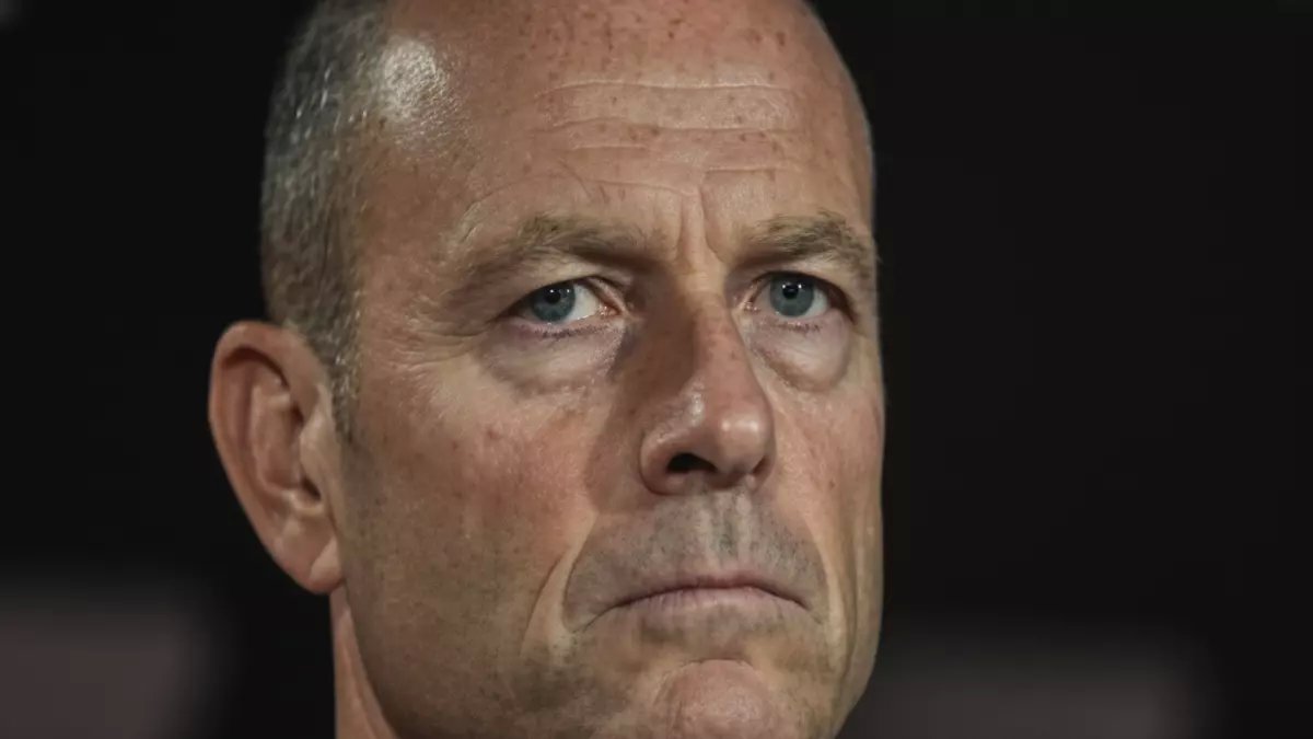 عاجل: الأهلي يحسم هوية "المدافع السري" خلال ساعات... هادي رياض يتفوق على صبحي والجزار في السباق الأخير!