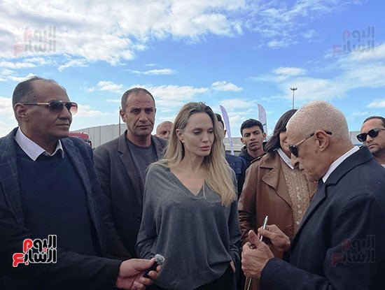 محافظ شمال سيناء يستقبل أنجلينا جولي
