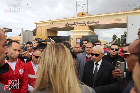 جانب من الزيارة بمعبر رفح