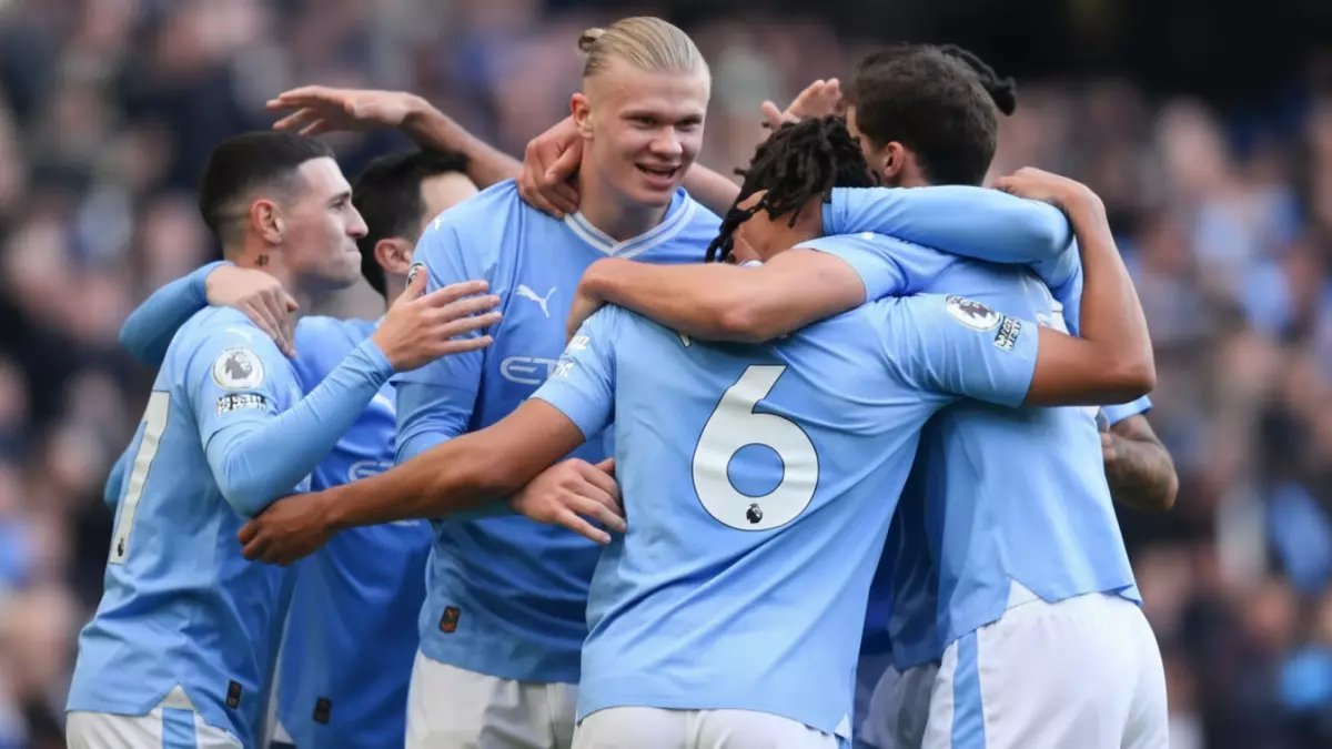 صادم: ساندرلاند يدمر أحلام مانشستر سيتي ويهدي أرسنال هدية ذهبية!