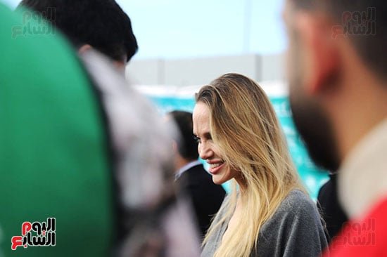 انجلينا جولى ومتابعة جهود الدعم الإنسانى