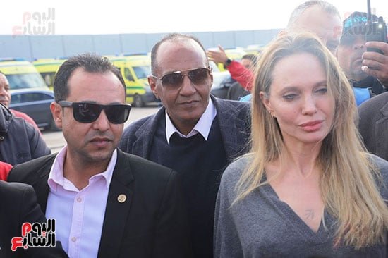 النجمة العالمية أنجلينا جولى تزور معبر رفح