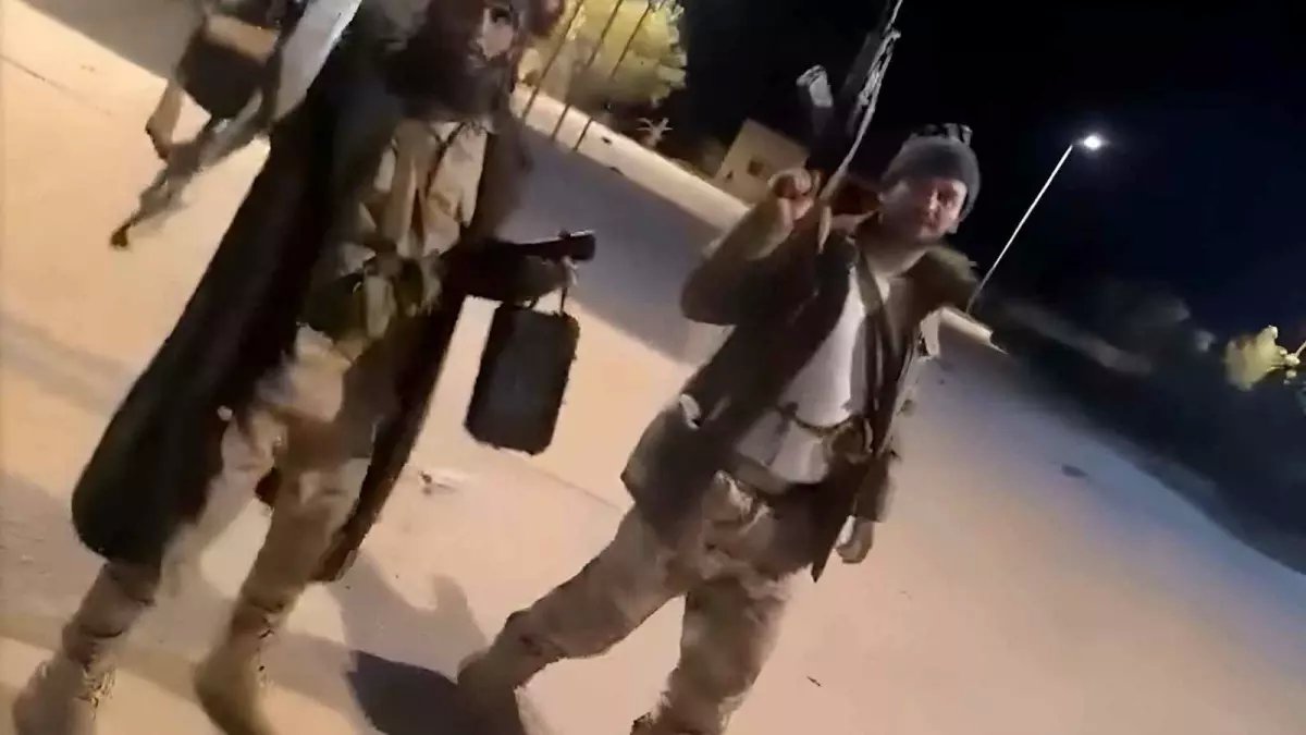 عاجل: معارك دامية في حضرموت... القوات الجنوبية تسحق "درع الوطن" وتحصد 32 قتيلاً!