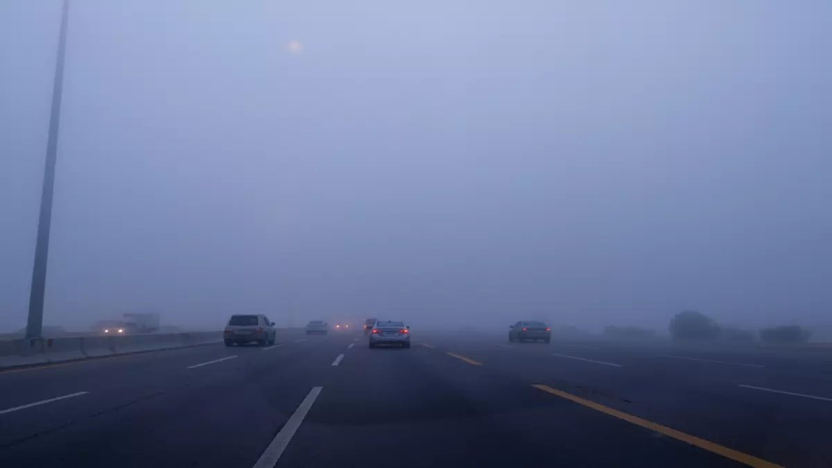 عاجل: إنذار أحمر يضرب 6 مدن شرقية... انعدام الرؤية تماماً وتحذيرات من كارثة مرورية!