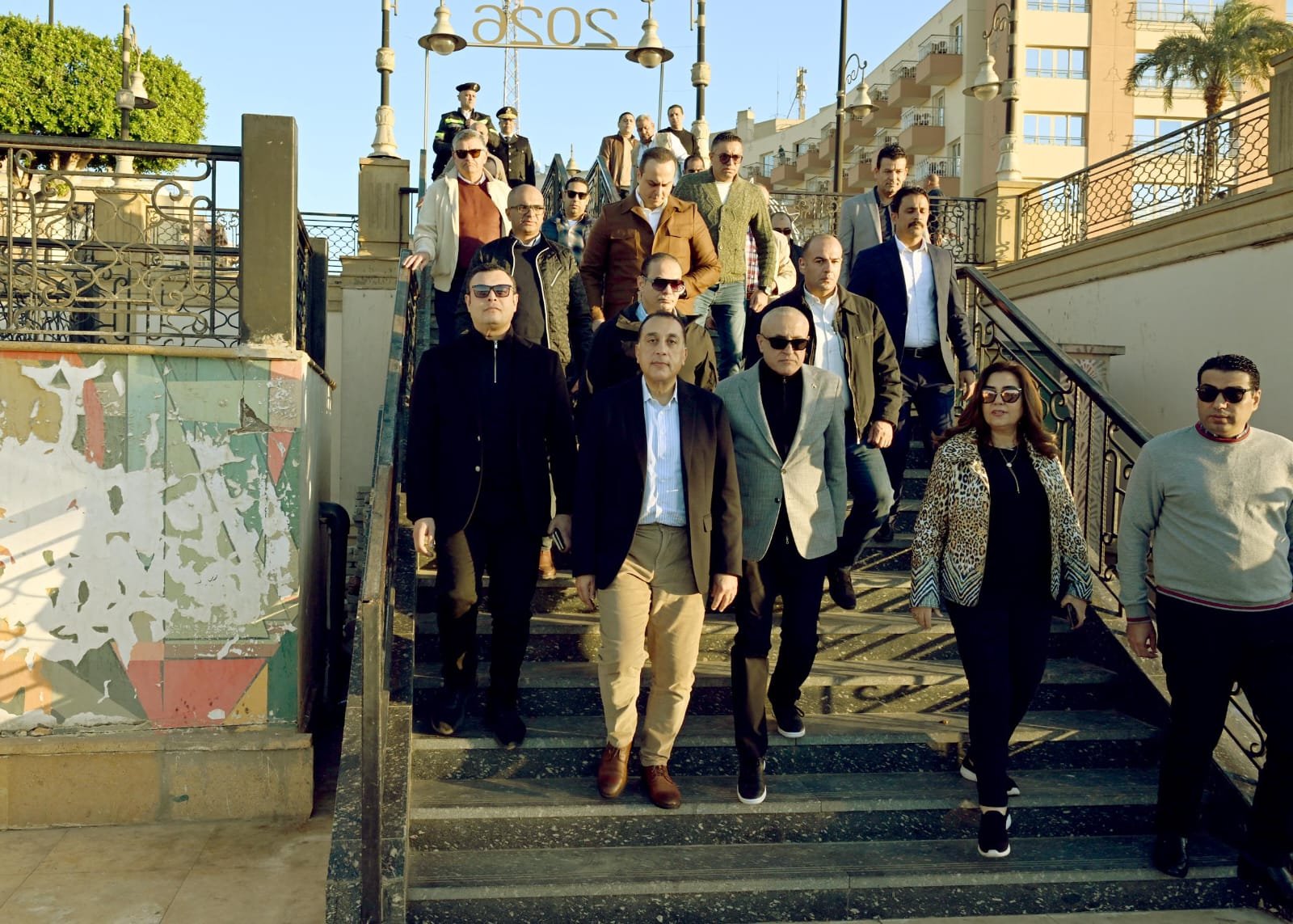 رئيس الوزراء يتفقد أعمال تطوير كورنيش النيل بالأقصر (1)