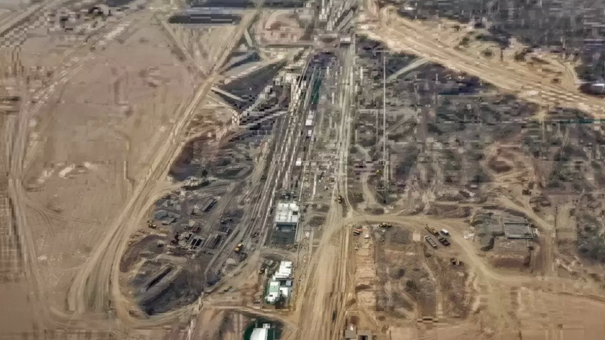 شاهد: المعجزة التي تبنيها السعودية في الصحراء... مدينة بطول دولة كاملة تنمو أمام أعيننا!