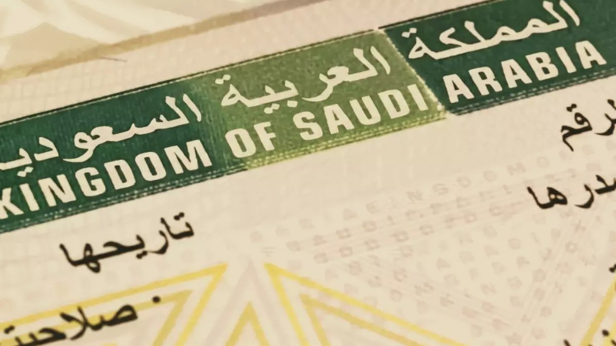 عاجل: السعودية تطبق 6 شروط صادمة تحرم المقيمين من زيارة أهلهم... آلاف الأسر تدفع الثمن!