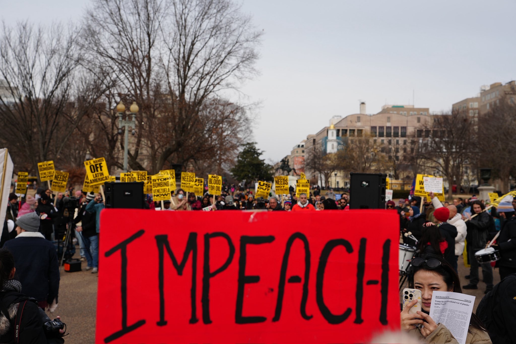 مظاهرات ضد الضربة العسكرية فى فنزويلا