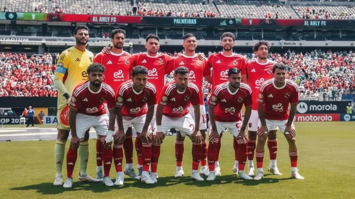 عاجل: الأهلي يستهدف 4 نجوم بصفقات صادمة... قنبلة انتقالات تهز الدوري المصري!