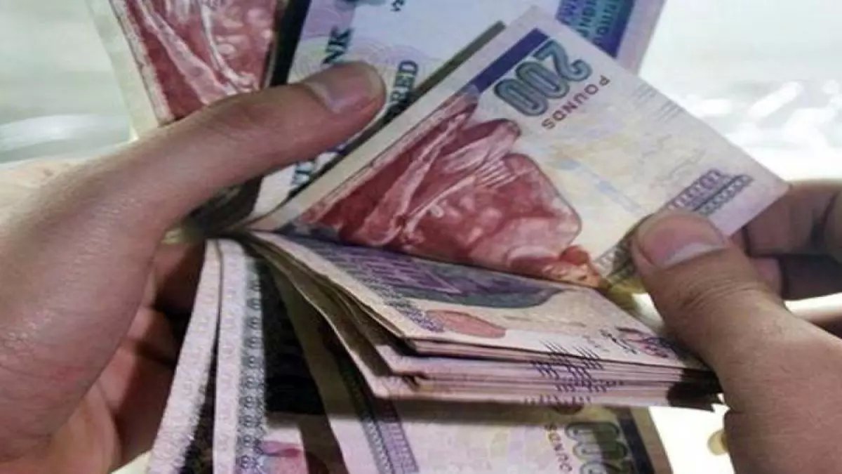 قرار تاريخي من الحكومة يُسعد ملايين المصريين.. ومفاجأة كبيرة حول منحة الـ1500 جنيه!