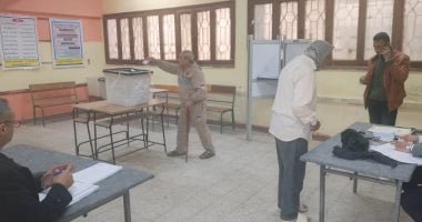 كبار السن يشاركون في آخر أيام انتخابات مجلس النواب بالوراق وطناش.. صور
