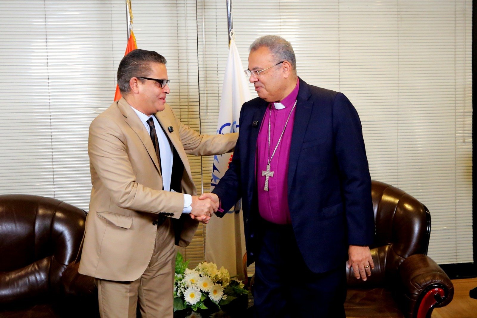 الكاتب الصحفى عبدالفتاح عبدالمنعم رئيس تحرير اليوم السابع يقدم التهنئة للدكتور أندريه زكى