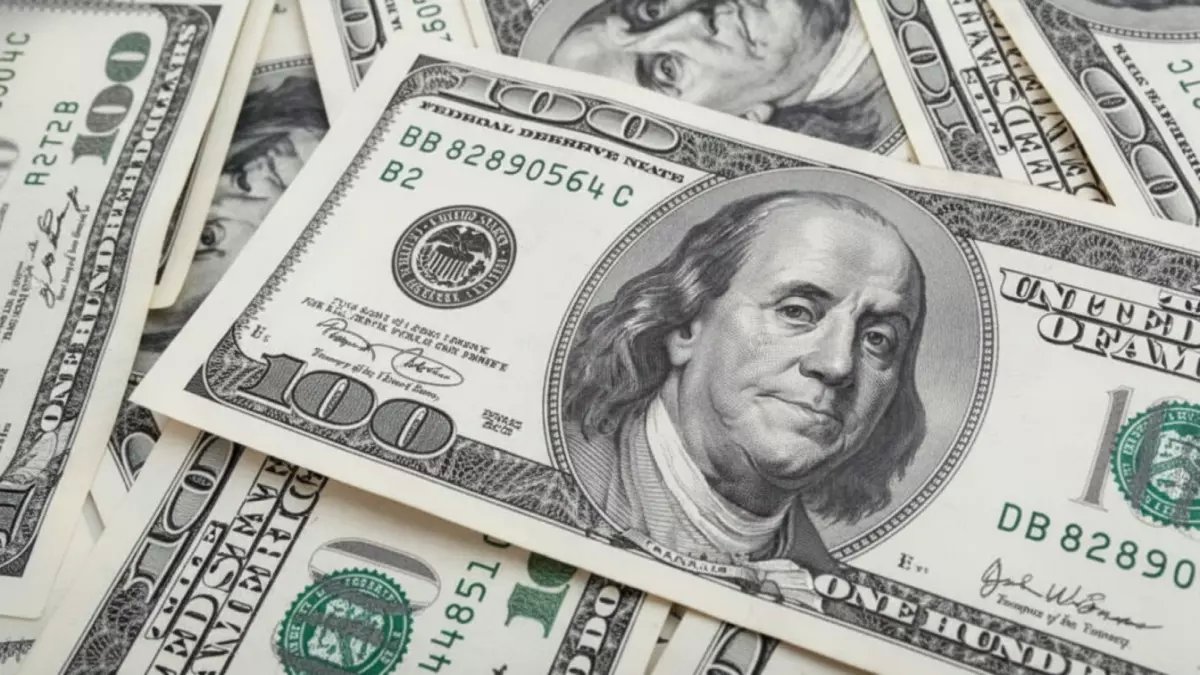 عاجل: الدولار ينهار أمام الجنيه بـ 8 قروش في صباح صادم… والمصريون يحتفلون!