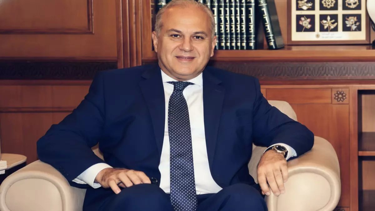 حصري: سفير مصر يكشف السر وراء العشق المغربي للفراعنة... والمفاجأة في مباراة بنين!