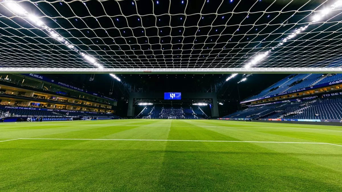 نجم بارز في الدوري السعودي يبتعد فجأة.. والخبر يُحزن الجماهير! (شاهد صورة)