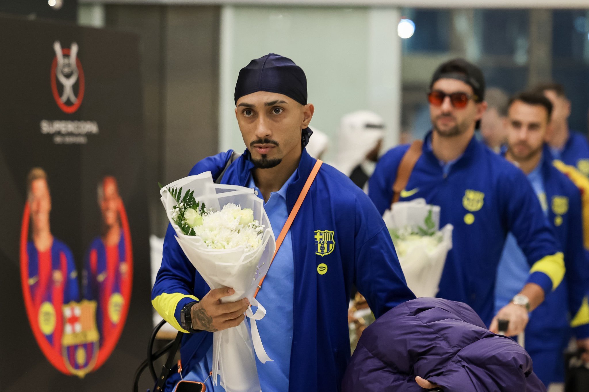 رافينيا يصل مع برشلونة الي السعودية