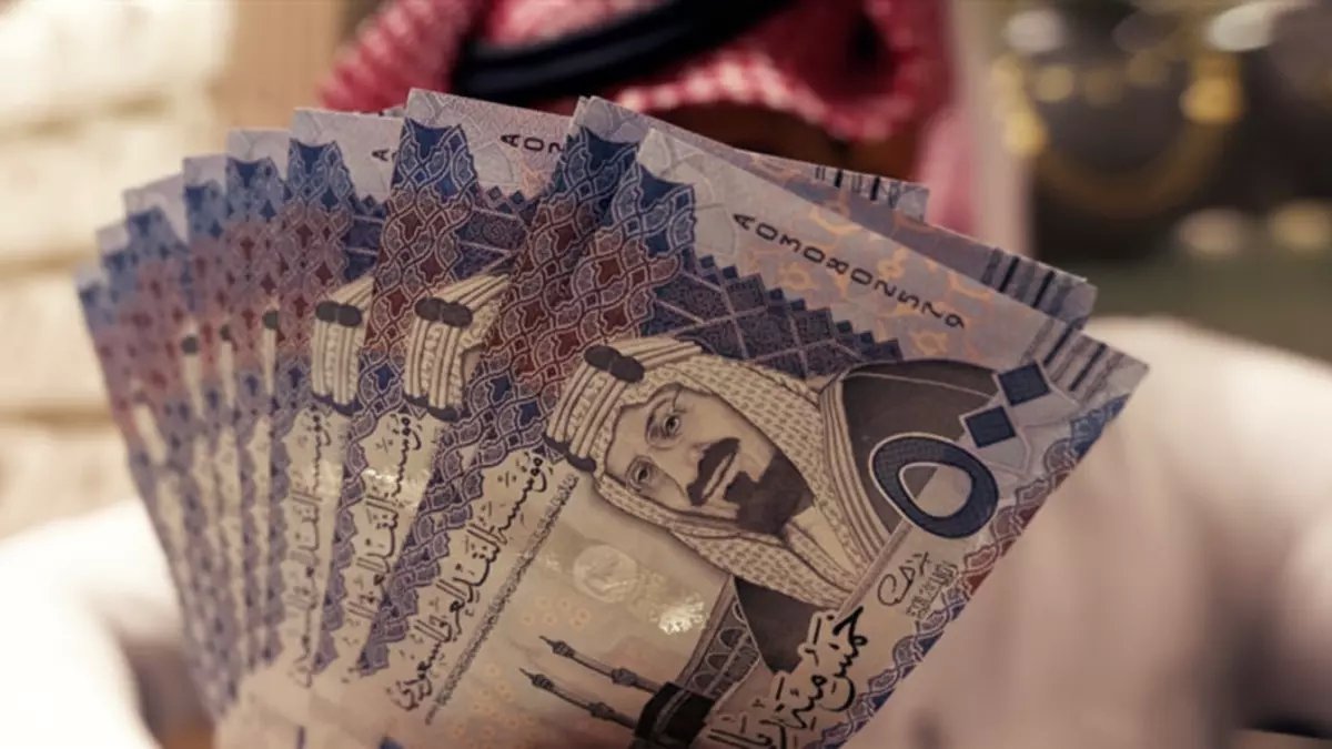 عاجل: سعر الريال السعودي يستقر عند 12.73 جنيه… هل هذا أفضل وقت للسفر للسعودية؟