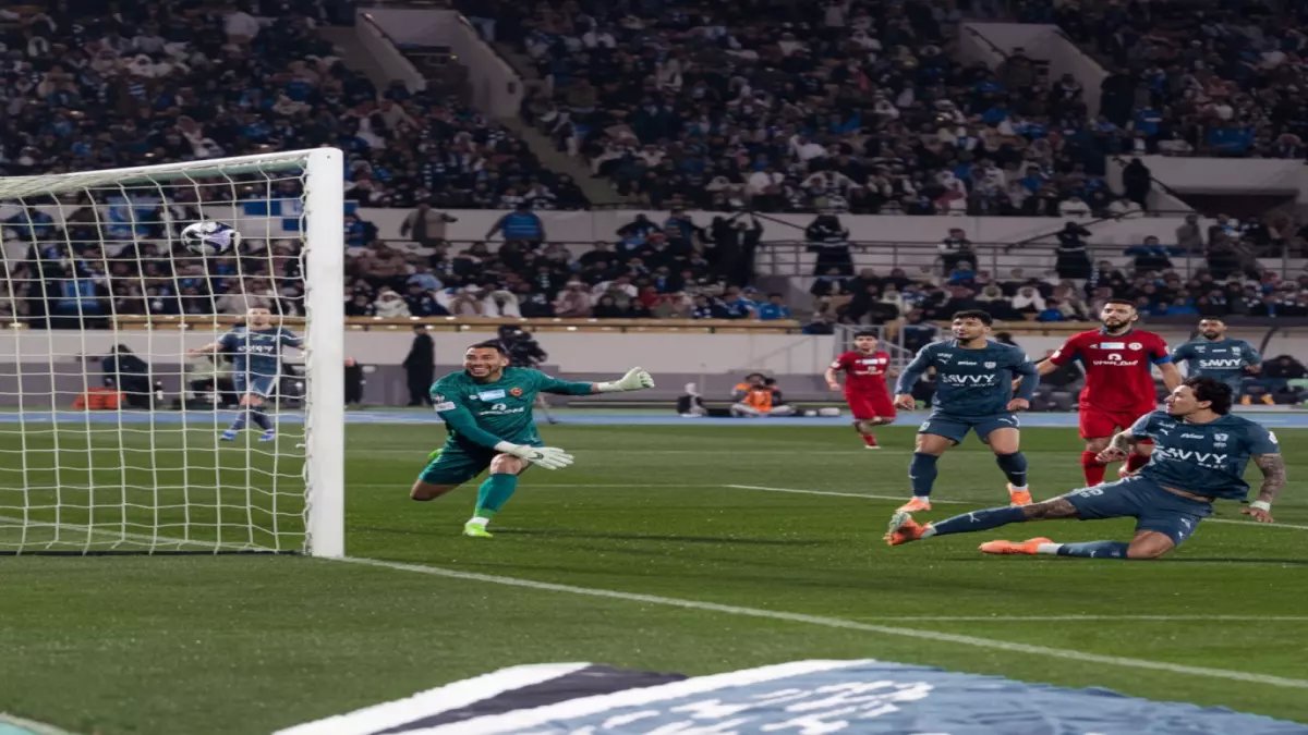 عاجل: الهلال يسحق ضمك ويخطف الصدارة من النصر الذي سقط لأول مرة هذا الموسم - انقلاب تاريخي في بداية 2026!