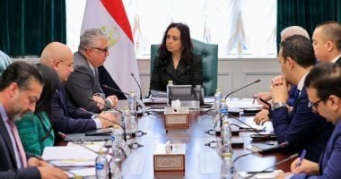 وزيرة التضامن تبحث مع رئيس الهيئة العامة لاقتصادية قناة السويس تعزيز التعاون وتوفير فرص عمل