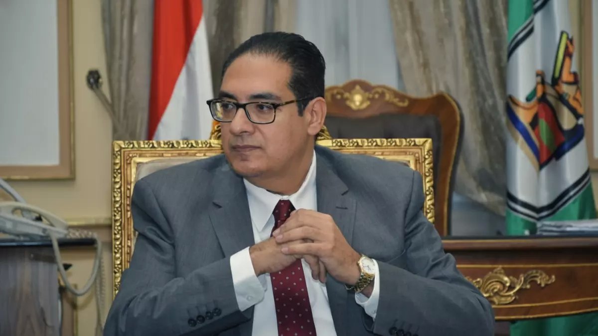 عاجل: رئيس جامعة القاهرة يعين 9 قيادات جديدة في قرارات مفاجئة... تشمل الهندسة والتجارة والأورام!