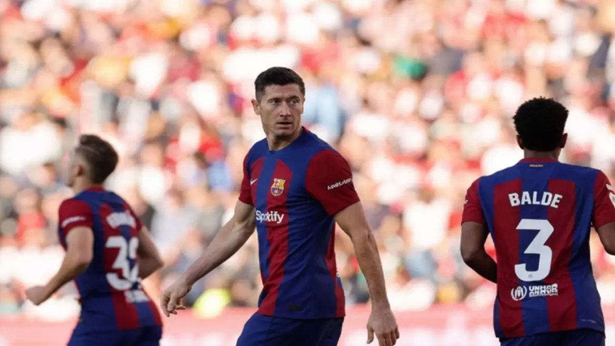 عاجل: الهلال يكثف التحركات الحاسمة مع برشلونة... هل ينجح في خطف ليفاندوفسكي خلال ساعات؟