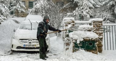 إلغاء رحلات وتأخيرات.. الثلوج وانقطاع الكهرباء يشل السكك الحديدية فى أوروبا