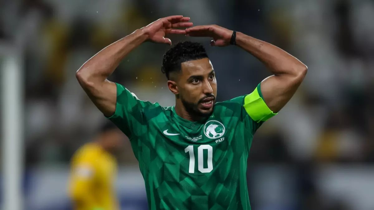 عاجل: فضيحة الفيفا تشعل غضب السعودية... اختيار كنو وإقصاء الدوسري يثير عاصفة!