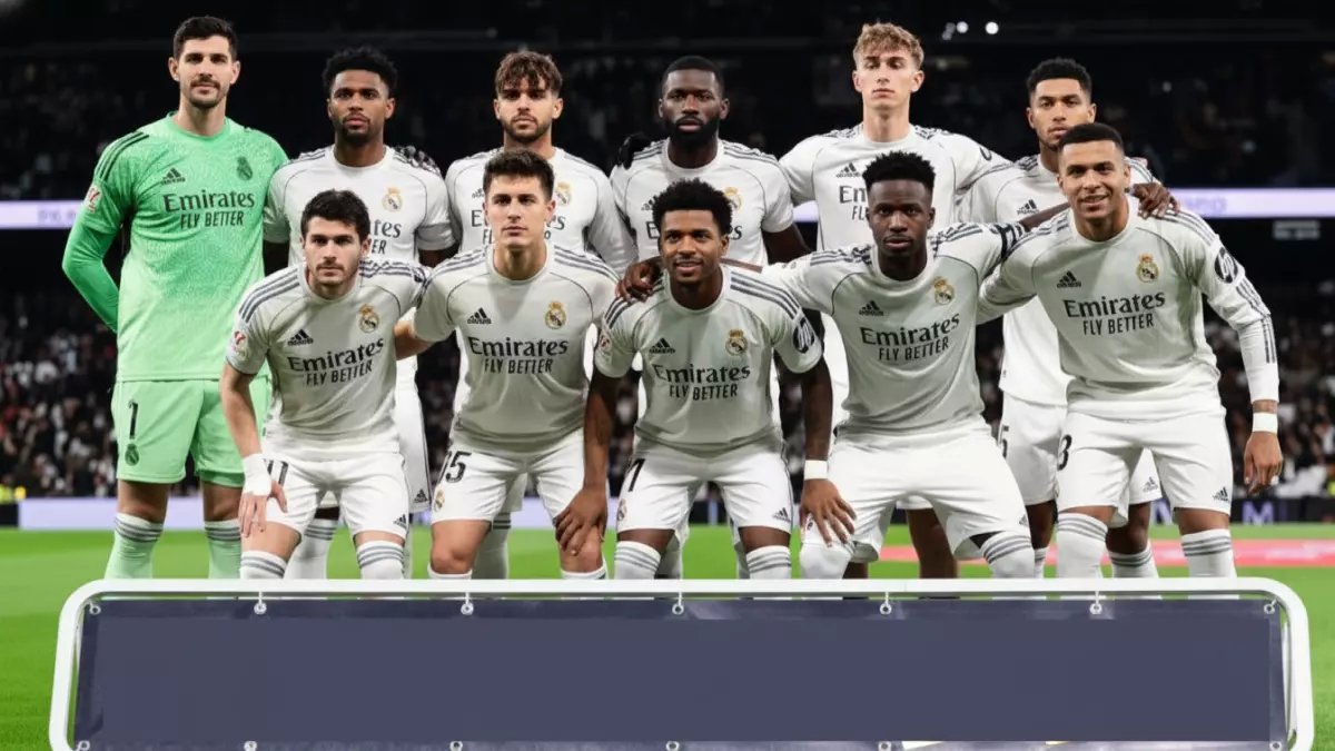 عاجل: فضيحة تحكيمية صادمة.. حكم مُعلن الولاء لبرشلونة يُدير كلاسيكو ريال مدريد!