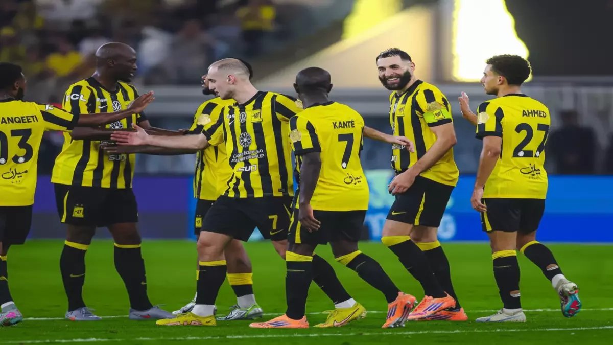 عاجل: فابينهو يرحل عن الاتحاد رسمياً... القرار الصادم الذي فاجأ الجماهير!