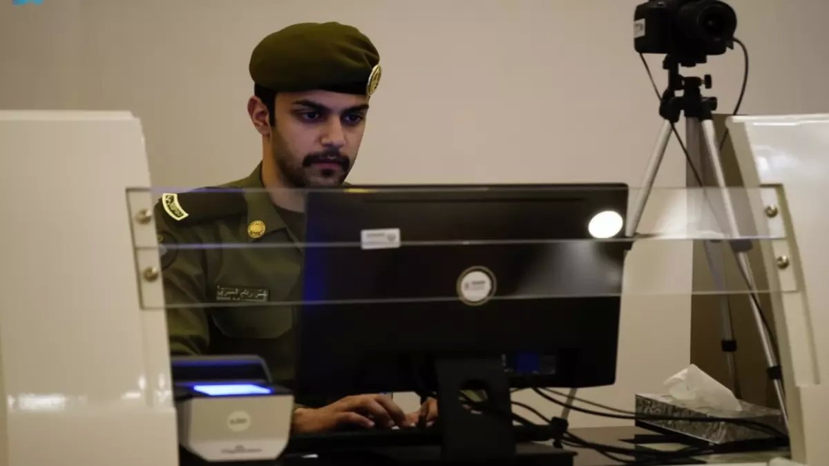 انتهى عصر التجديد السنوي المؤلم.. المديرية العامة للجوازات تعلن هوية مقيم صالحة لـ5 سنوات بـ600 ريال فقط