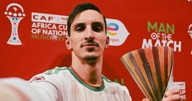 عادل بولبينة يُتوَّج رجل مباراة الجزائر ضد الكونغو بعد هدف الفوز القاتل